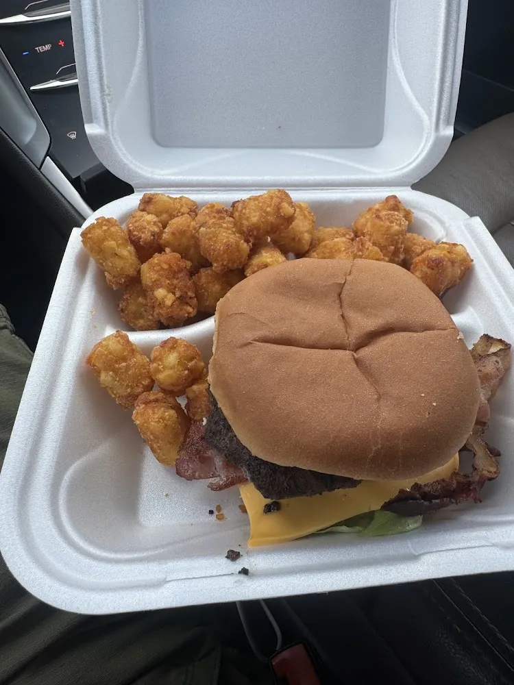 Cheeseburger and Tots